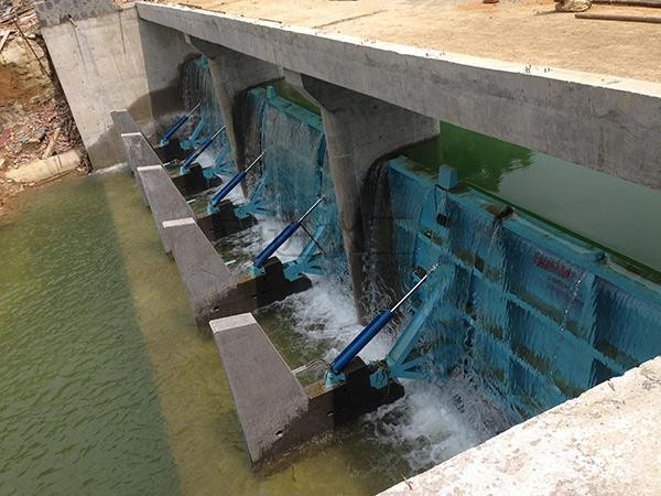 漫画羞羞日漫升降坝施工