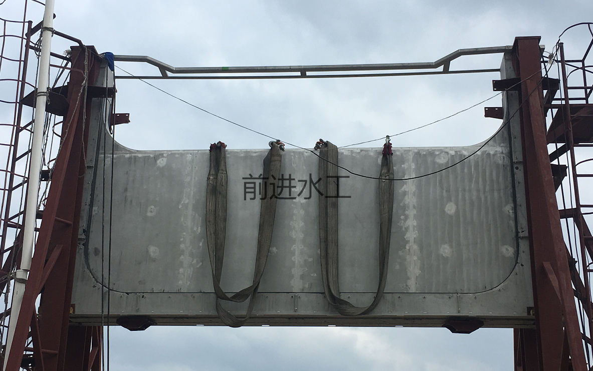 液动下开式堰门生产厂家