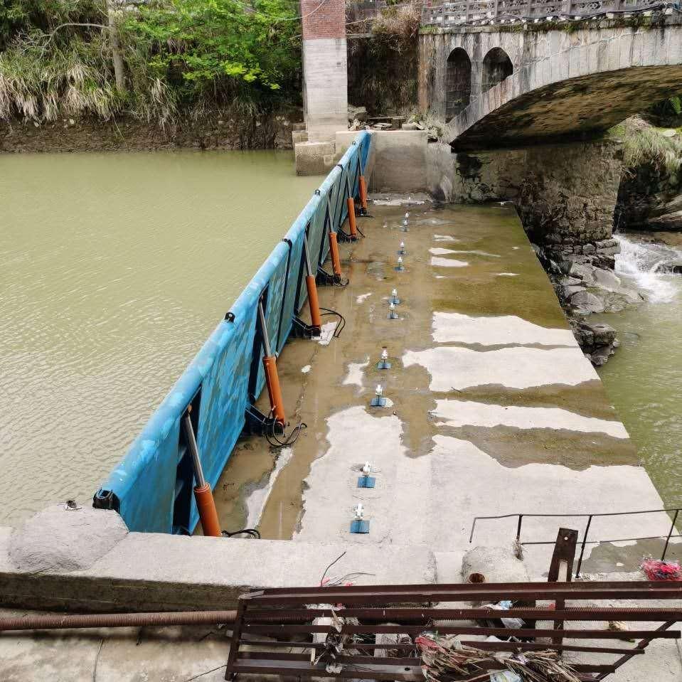 漫画羞羞日漫翻板钢坝开启与关闭视频